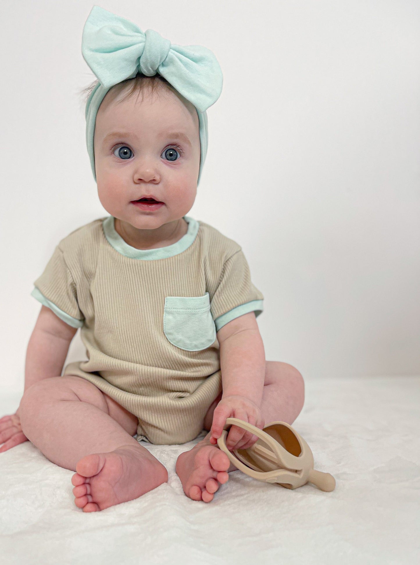 Ribbed Organic Cotton & Bamboo Blend Short Sleeve Bubble Romper- Aqua/Beige